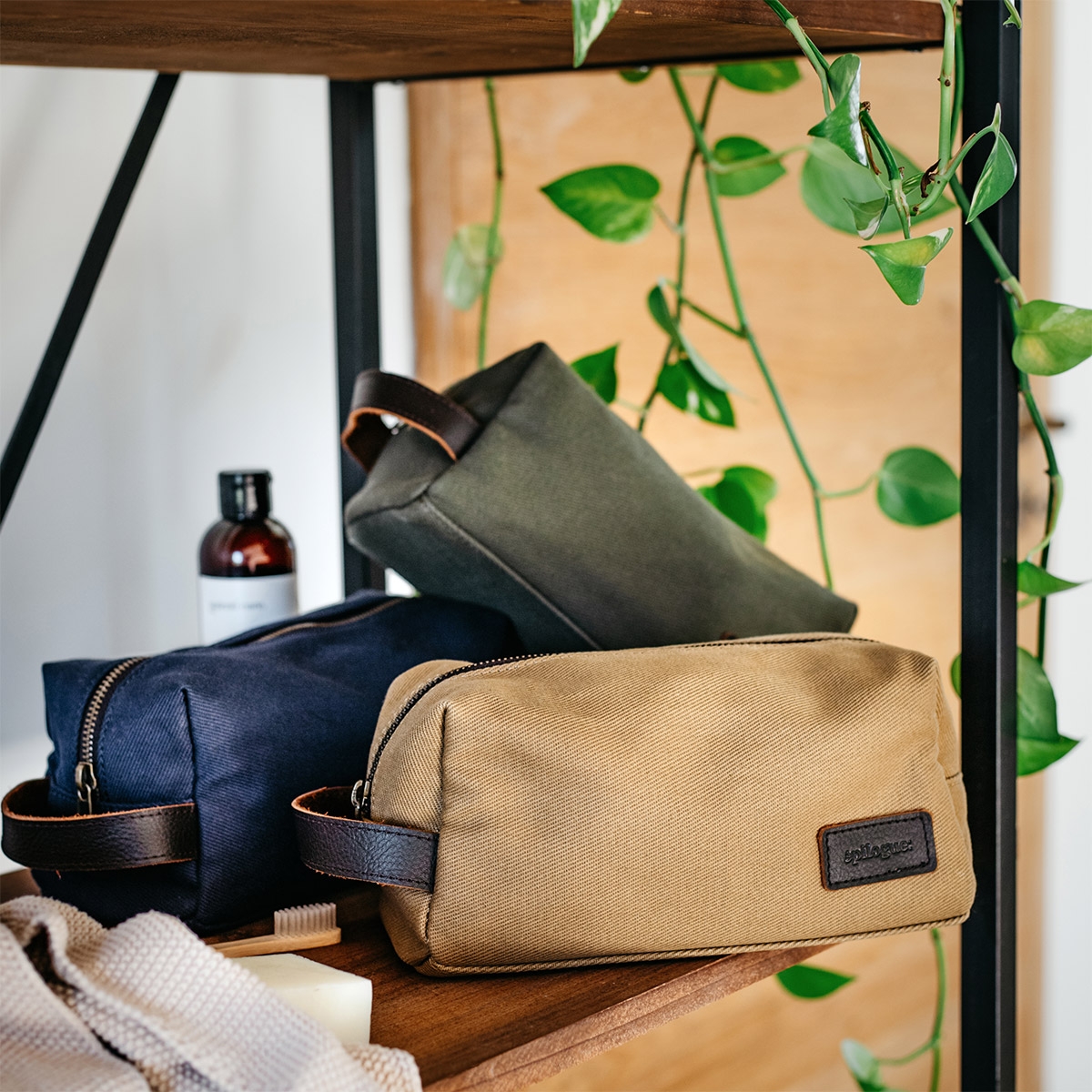 Trousse de toilette en toile et cuir